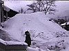 Hiver - Banc de neige devant maison 