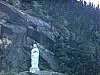 Ste-Vierge sur grotte, Falaise dans l'eau, religieuse: peut-être le fjord du Saguenay