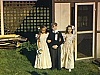 25e anniversaire de mariage - Enfants qui sortent d'une remise, deux fillettes et un garçonnet