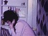 Jeune fille au téléphone