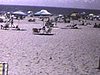 États-Unis -  Bord de plage;  la plage, les vagues et les baigneurs