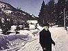 Chalet en hiver - Ski sur le chemin du chalet