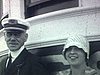 Madame et le capitaine sur le pont; puis le capitaine