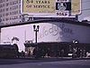«Melody Lane»; façades de grands magasins en ville sur la côte Ouest