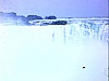 Niagara Falls; tour, chutes, arrivée des autobus, chutes et site; tour d'observation et bateau au pied des chutes