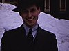 Monsieur à chapeau, en souliers dans la neige