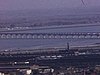 Montréal (filmé du mont Royal): Pont Victoria, Place Ville-Marie et buildings du centre-ville, Autostade, McGill, Radio-Canada, Chalet du Mont Royal, Croix.