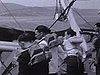 Sur le bateau (Québec), tous portent leur veste de sauvetage (très anciennes)