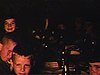 Plusieurs enfants à table (sombre) bouteilles de 7Up (années 50)