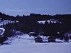Paysage hiver, chalet, lac, chien, ruisseau