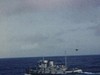 Vues prises du bateau: végétation et maisons le long du canal