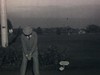 Monsieur joue au golf, champ de pratique, il frappe des balles, années 30, puis titrage «Good night»