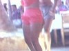 Couples dansent sur une terrasse de la plage Acapulco (beaux plans de danses, swing, twist, gogo, rumba) très amusant et animé Twist frénétique - orchestre
