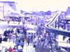 Expo 67, site du mini rail, la foule, les pavillons, les drapeaux.