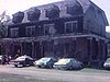 Une grosse maison au village de val jalbert, touristique