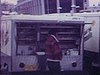 Rues de Québec pendant le Carnaval, cantines roulantes, autobus - belles images (1975)